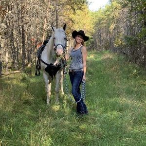 Meet your Posher, Olivia